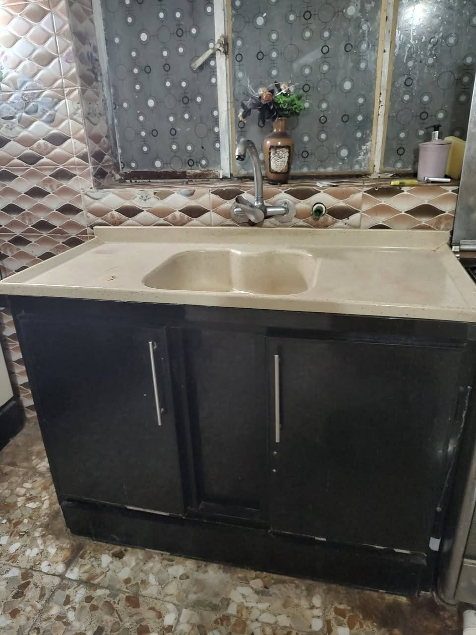 كاونتر نظيف للبيع مع سنك وملحق طول مترين وسنك متر ونص سعر٢٥٠ بي مجال


**إذا كنت صاحب هذا الإعلان وتريد حذفه لأي سبب، رجاءا أرسل رسالة إلى الدعم الفني**