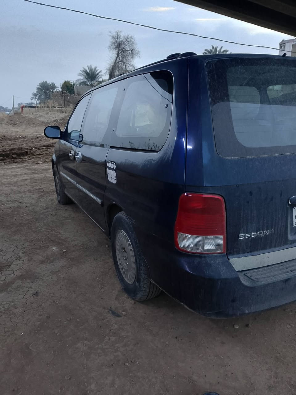 السلام عليكم كيا سيدونا 2005 بانزين رقم بغداد بسمي للبيع مكان السياره بغداد رقم  ***********

