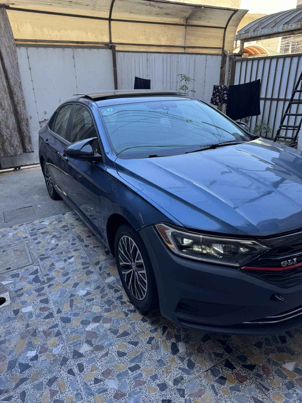 السلام عليكم جيتا ٢٠١٩ للبيع رقم بغداد مواصفاتها معروفه بصمه فتحه كشن جلد هيتر بلكشن هيتر بلمري حادث امريكا بنيد فقط وبيها قطع بارد بيها نواقص بسيطه 
مكان السياره بغداد البلديات 
السعر١٢٣
الاتصال ***********
