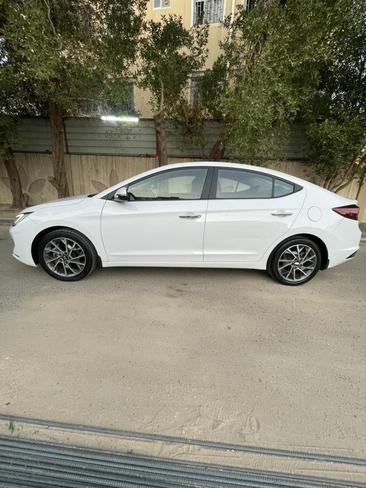 الانترا خليجي كفاله عامه خنك مواصفات
موديل 2019  فول لفول 1/1 شرط كفاله عامه
ماشيه 62 الف رقم بغداد تحويل شرط ثانيوم 
فتحه بصمه /  بصمه ابواب / ترحيب عند الاقتراب 
محرك 2000 دوش / ويل كب 5 حجم 18 اصلي 
تحكمات قياده 4 وضعيات / داخل جلد لونين 
مري كهرباء / اشاير مري / لد نهاري / لد خلفي 
مكاني السيديه ***********
