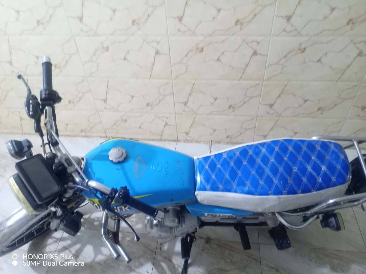 سيفان للبيع موديل 24نضيف. اوراق. كامله سعر 530بيه مجال ***********
