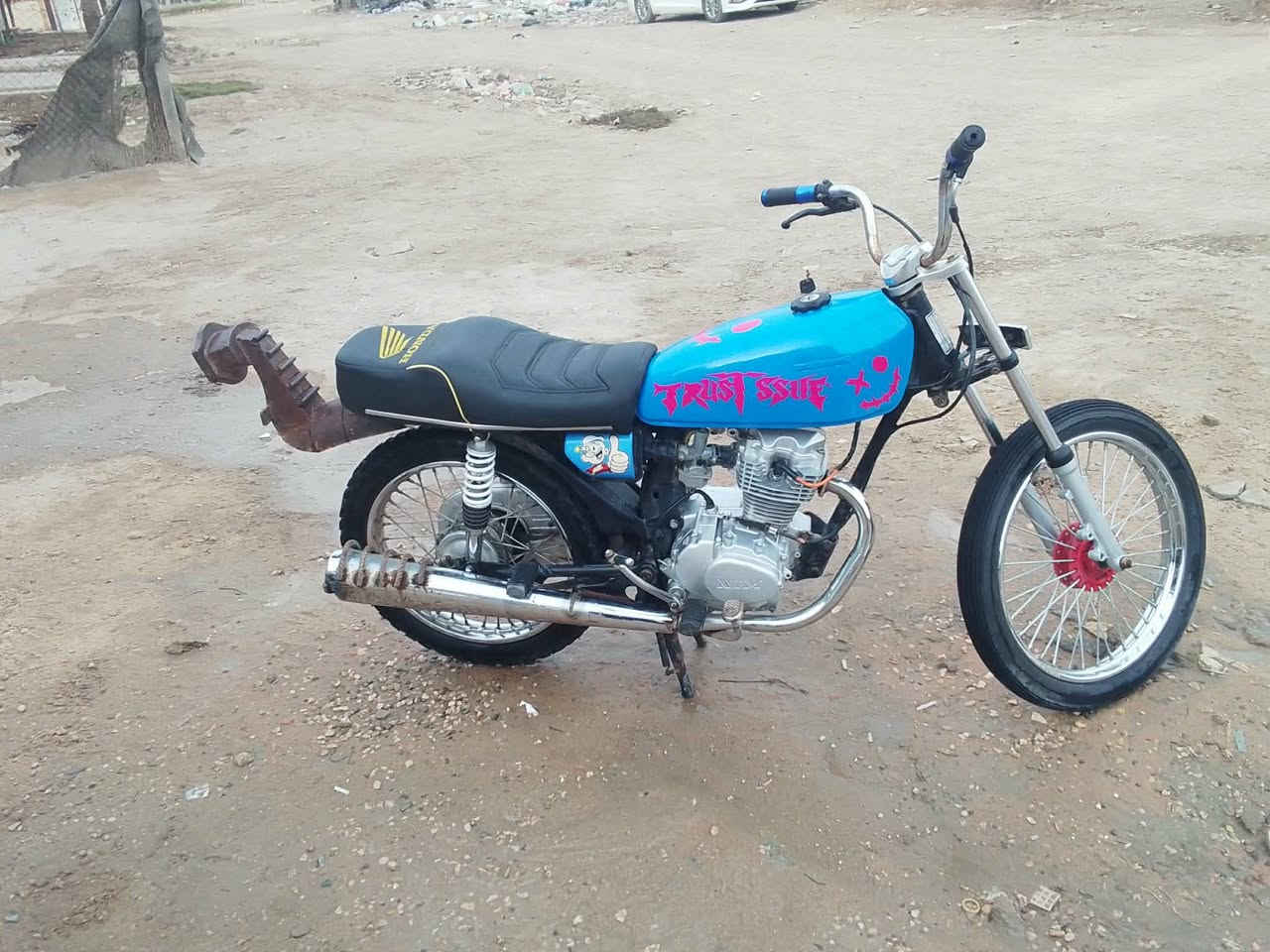 سلام عليكم دراجه نامه تعمير 25 شاصيه نامه شلامجه موديل 23 أوراق بس مكينته امتياز الدراجه جديد واحله من الصور شرط شلعه ومعدل وفصله مكينه ناعمه تخبل السعر 500. وبيه مجال العنوان حله شارع 80 الرقم ***********
