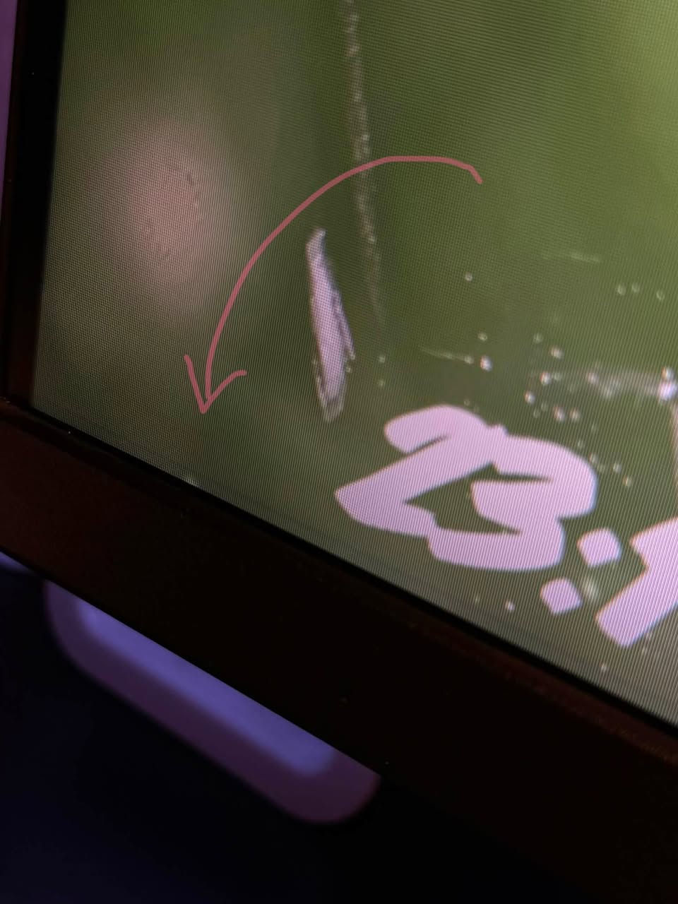 شاشة MSI G2722 للبيع

حجم الشاشة: 27 بوصة (27 Inch)
نوع اللوحة (Panel): IPS (تضمن ألوان زاهية وزوايا رؤية واسعة 178°)
 الدقة: Full HD (1920 × 1080)
 معدل التحديث (Refresh Rate): 170Hz
 زمن الاستجابة: 1ms (MPRT)
 تقنيات المزامنة: تدعم FreeSync Premium وتتوافق مع G-Sync لمنع تقطع الصورة
 تغطية الألوان: 102% sRGB / 81.64% DCI-P3
 السطوع والتباين: السطوع 250 nits / التباين 1100:1
 المنافذ:
 2x HDMI 2.0
 1x DisplayPort 1.2a
 1x منفذ خروج صوت 3.5mm (للسماعات)
 النوع: LED
ملاحظة: الشاشة سليمة ١٠٠٪؜ كل المواصفات المكتوبة شغّالة طبيعي بدون أي مشاكل لكن من باب الأمانة.. الشاشة فيها خط صغير جدًا من الأسفل كما موضح بالصورة، هل هذا الخط يأثر على تجربة الإستخدام؟ لا، ما يأثر نهائيًا لكن ذكرت هذي التفصيلة من باب الأمانة
السعر : 150.000 ألف 💥 
عندك فضول تسأل، تشوف، تتأكد، تتعامل..
راسلني واتساب وتدلل ***********
