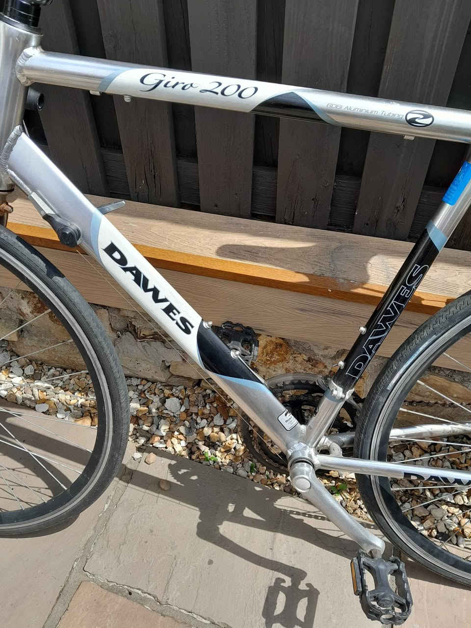 Dawes giro 200 bike
6061 aluminium tubing
Suitable up to 6"4
£80 ono Rotherham, South Yorkshire


**إذا كنت صاحب هذا الإعلان وتريد حذفه لأي سبب، رجاءا أرسل رسالة إلى الدعم الفني**