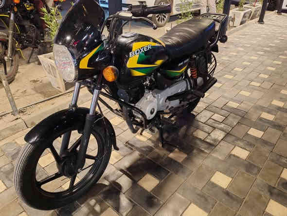 بوكسر 2023 نزله بل 23
مرقم بغداد
كفاله عامه ستخدام شخصي
كفاله عامه من كلشي
دراجه جديده كلش 
بغداد ***********
سعر ١٨٥٠
