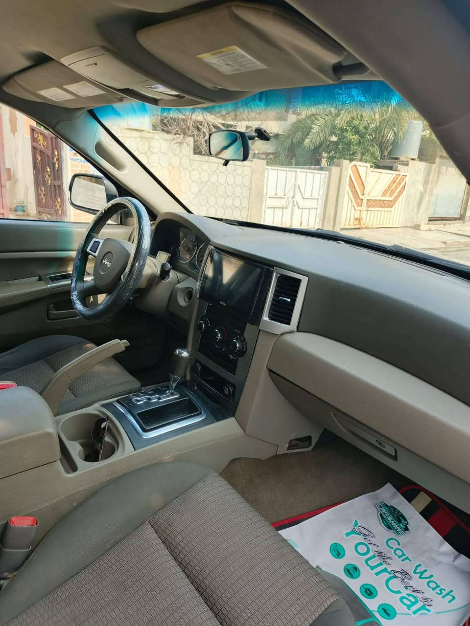 جيب لاريدو موديل 2008 كير محرك(6v) شرط مامفتوح شبر بل بونيت صبغ بدون دواخل تبريد شرط رقم تلفون *********** سعر 113 بيها مجال عنوان كركوك
