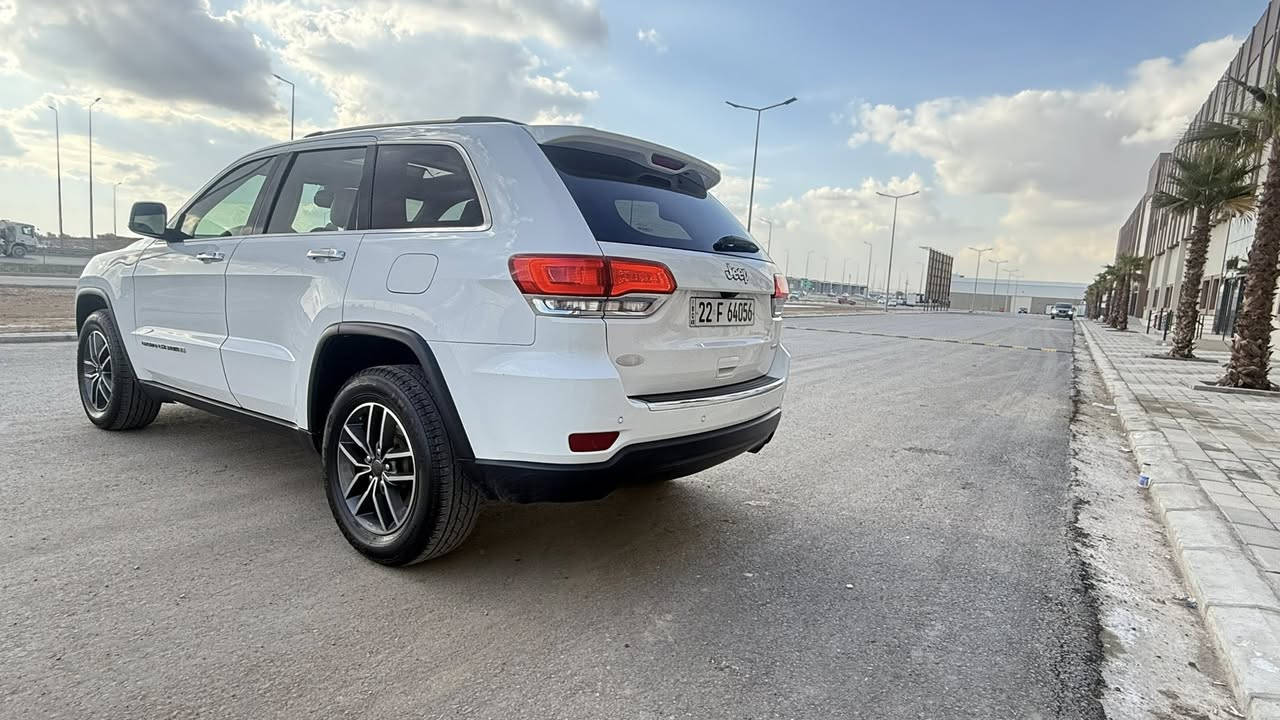 السلام عليكم
جيب 2019 ليمتد فول مواصفات 

كلين تايتل 

ماشية 58

مكانين تعديل بارد فقط 

السيارة جديده بمعنى الكلمة 

مكان السيارة اربيل 

السعر 265$$

***********
