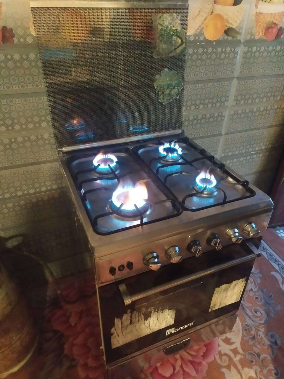 طباخ يونير مصري نضيف جدا شغال كله عل فحص سعر 140 وبي مجال للتواصل *********** ااتصل اواتساب
