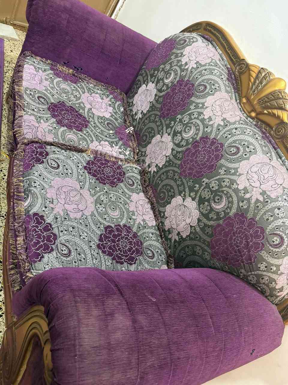 تخم مستعمل خمس قطع  ب150 سعر داخل تكريت حي العصري
الرقم واتساب ***********
