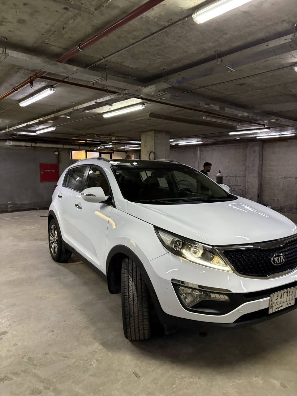 سلام عليكم 
للبيع سبورتج ٢٠١٥ خليجي
سياره ماشيه ٧٩ الف كيلو حقيقي
سيارع بأسمي رقم بغداد انكليزي تحويل ثاني يوم
السياره بنوراما كير ومحرك مكفولات سياره جديده مابيها نقص مسويلها بولش وحمام وتخم تايرات جدد وهزه جديده السونار موجود بيها ٣ قطع صبغ فقط وبنيد مصبوغ جماليه مكان سياره المنصور السعر ١٣٥ ورقه  رقم صاحب السياره:***********
