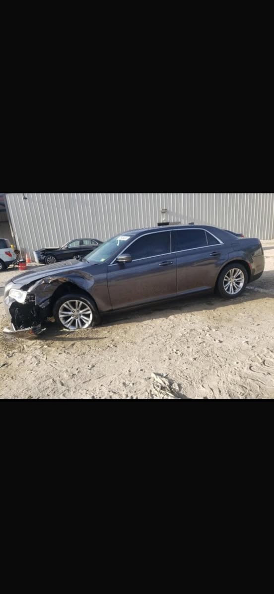 سلام عليكم كتاب ضباط
أوباما موديل 2018 وارد أمريكي دخول جديد بسمي حادث جاملغ امامي فقط مبدل نفس الون مكفوله من الغد والشاصي  بدون ايرباك صور الحادث مع الصور مكاني بغداد الشعب 
***********
