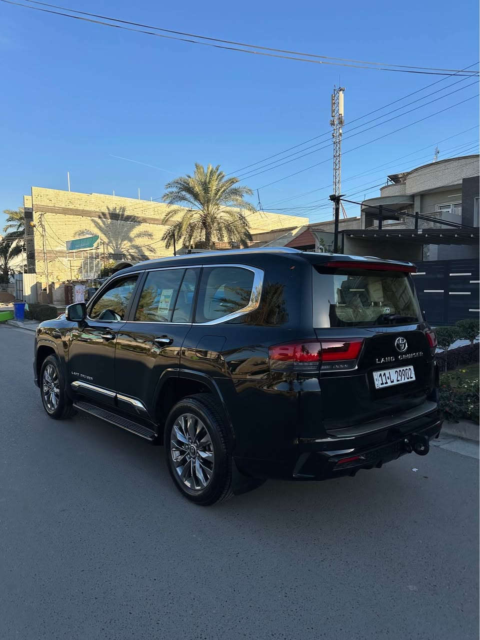 السلام عليكم  
لاندكروز 2024 
Vxبريم
لحايه اصليه جديده  ماشيه 12الف كيلو كفاله عامه اخت الزيرو مواصفات لvxمعروفه
مكاني بغداد السيديه السعر 778ورقه وبيها مجال بسيط
*********** بغداد, العراق
