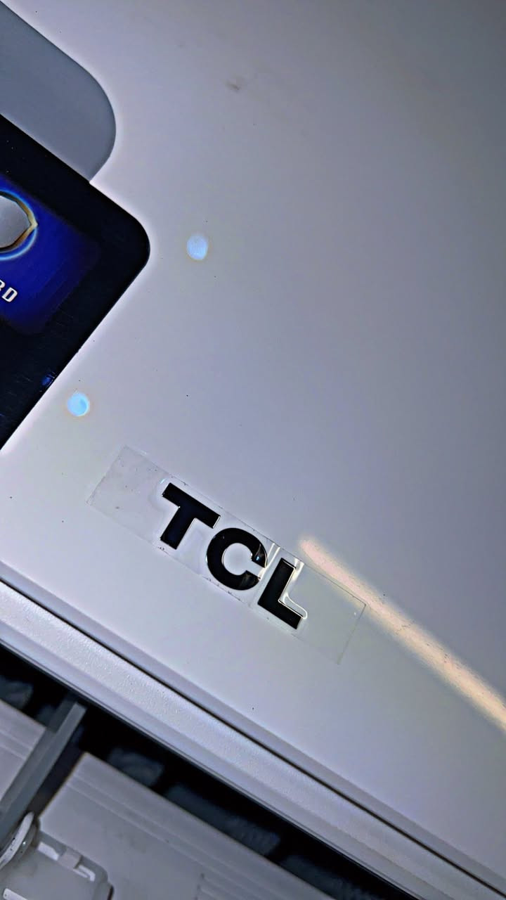 سلام عليكم اخوان للبيع قطعه داخليه نوع TCL انفيرتر  تحكم حجم واحد طن مستخدمه 5ايام فقط حته طوز مابيها مع قاعده وكنترول سعر 150 الف عنوان دهوك يوجد توصيل
*********** (واتساب)
