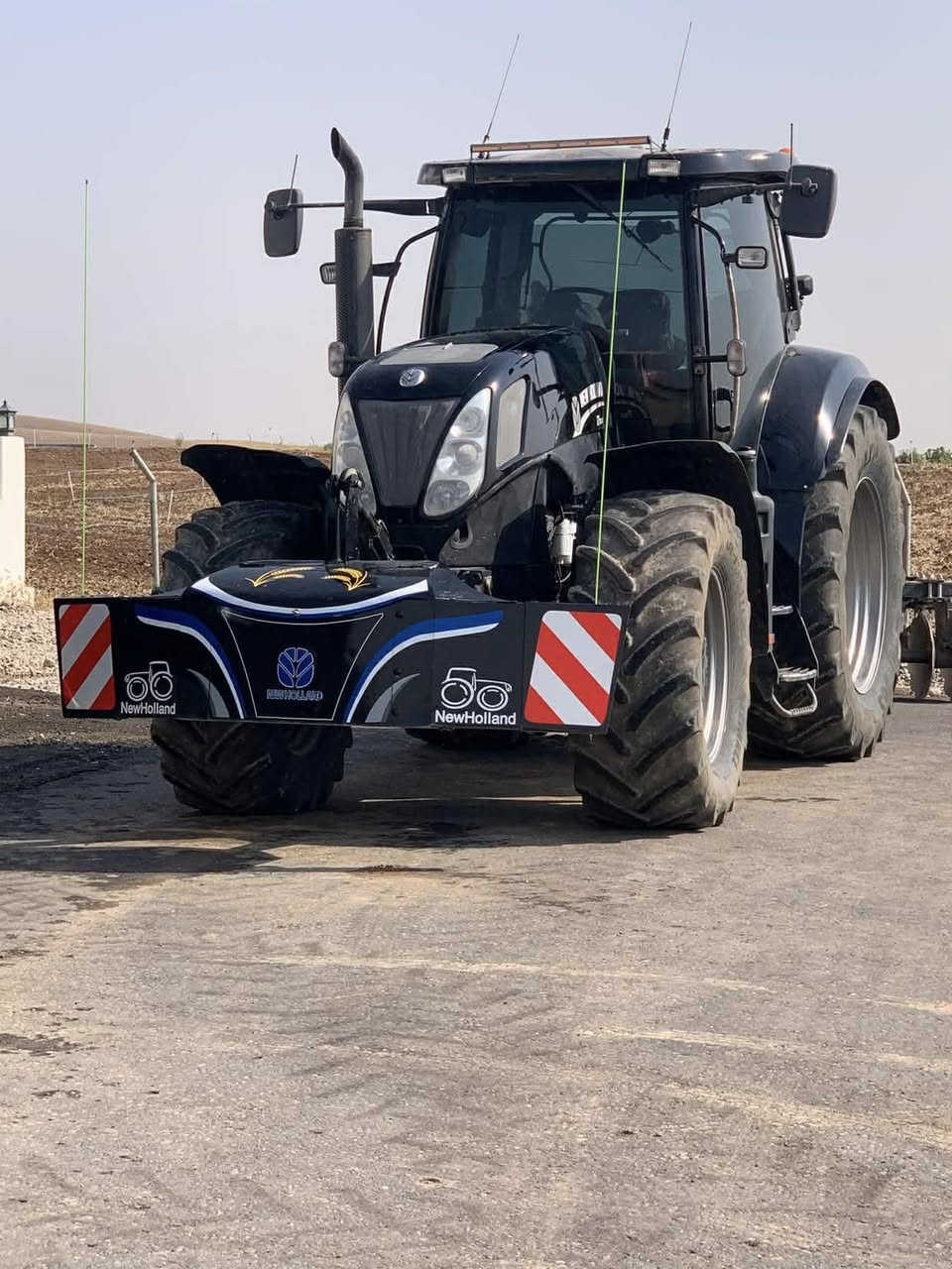 بۆفرۆشتن للبیح
نیوهۆڵند 7030 
مۆدیل 2008
مامفتوح برخی 
حەمو قەلبی بەشەرت 
رقم تنفون
***********
