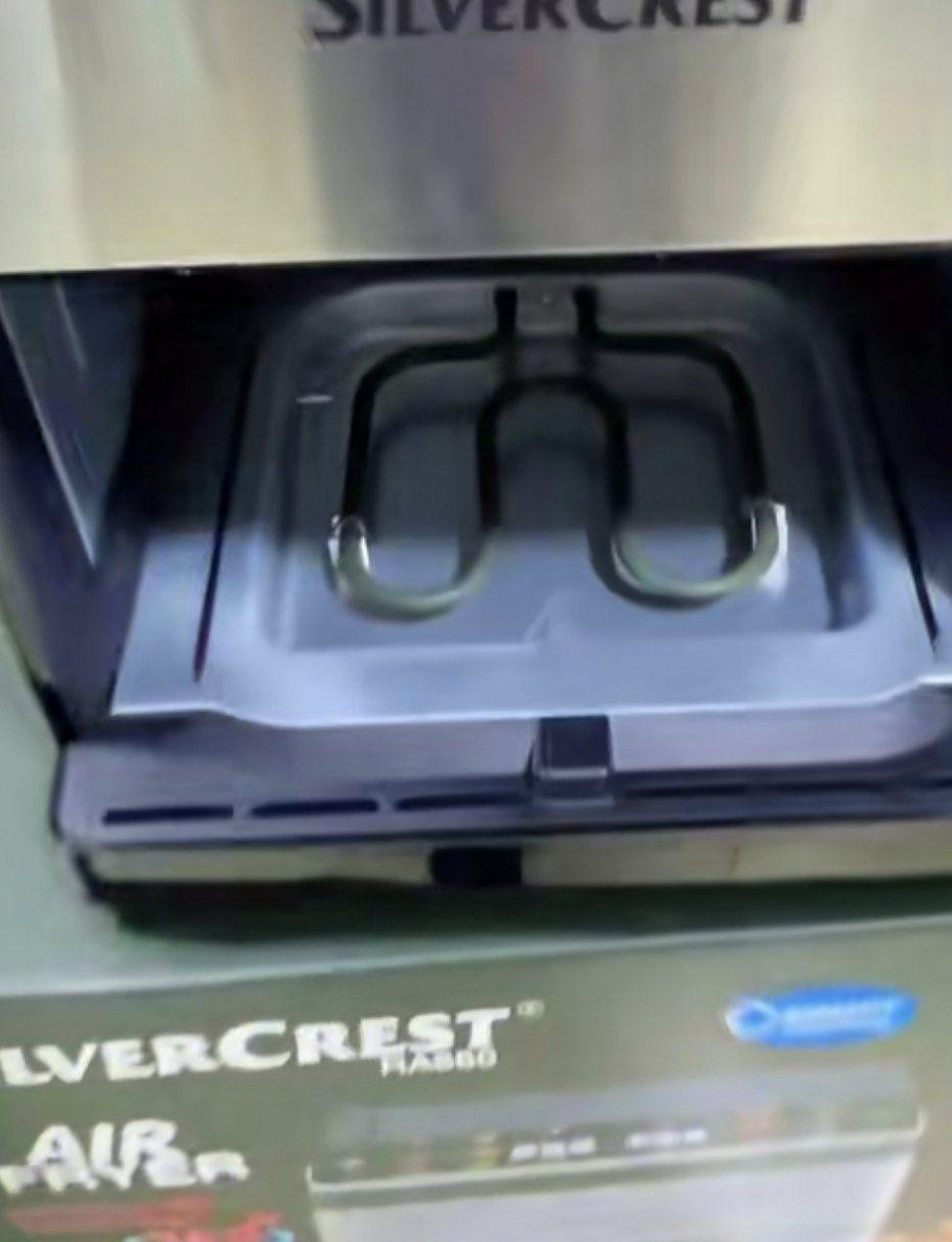 Fruites double résistance SilverCrest 8L 2000W
خاصية تحكم عن بعد ويفي بتطبيق في الهاتف 
Silvercrest RA880. 
Capacité : 8 Litres.
Puissance : 2000 W.
Technologie : 360 Thermo IQ Technology pour une cuisson uniforme et rapide sans préchauffage nécessaire.
Caractéristiques : Contrôle intelligent par Wi-Fi, fenêtre de visualisation, et 12 programmes de cuisson. تاملوكة, عين مخلوف


**إذا كنت صاحب هذا الإعلان وتريد حذفه لأي سبب، رجاءا أرسل رسالة إلى الدعم الفني**