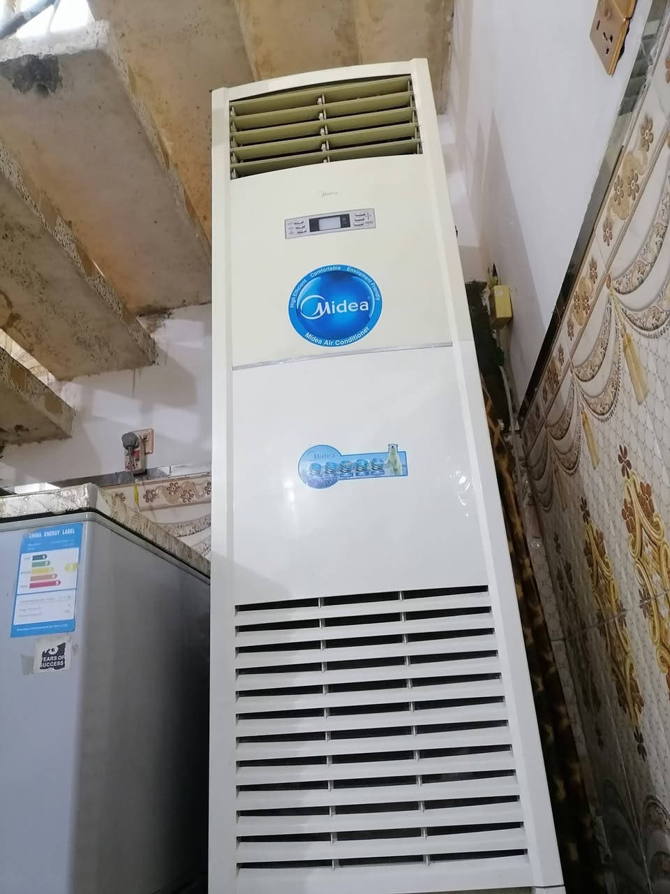 سلام عليكم عندي سبلت تلاثه طن الي يريد يتواصل وياي هذا رقمي ***********
