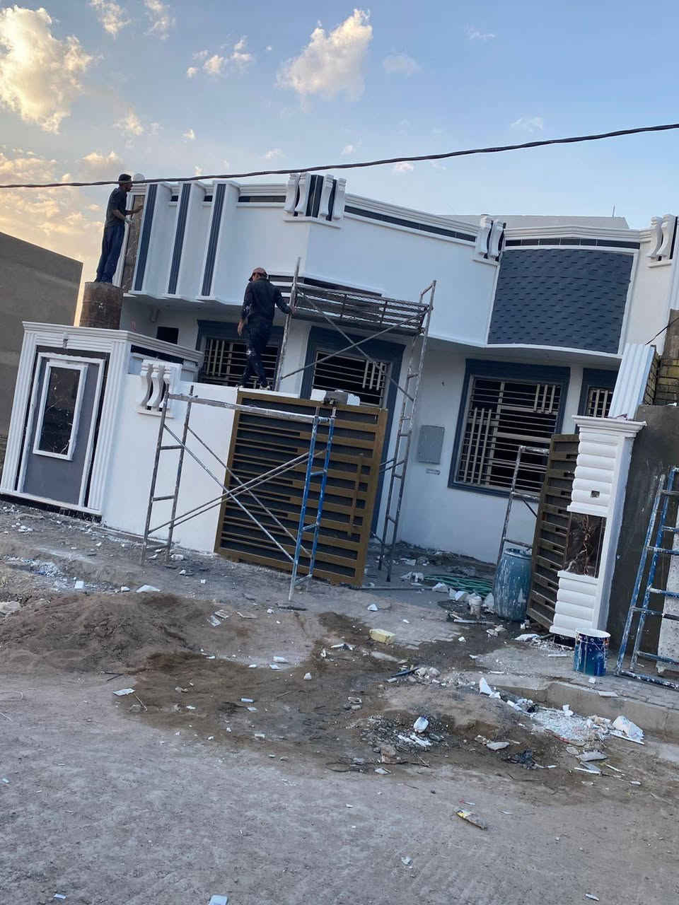 كادر تغليف حجر وتقطيع ترايش 
وفوم التركي مع تطعيم البورسلين
الحمل  اولى استفسار على رقم 
***********
