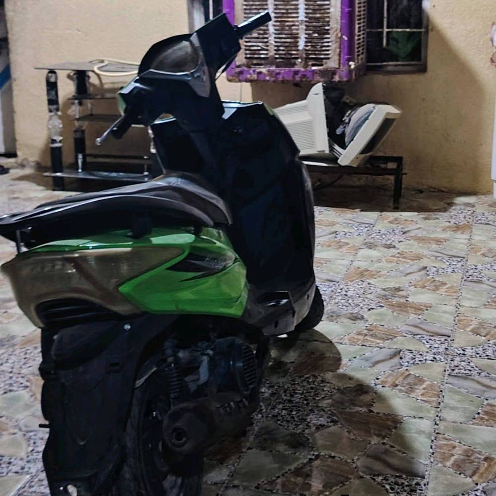السلأم عليك دراجه للبيع جامبو صيني
الدراجه خير من الله نضيفه كفالة محرك او كهربائيات محركها ناعم ما بي قطره مال صوت الدراجه حالياً طافيه الكتف عطلان او كعد الباتري ويا بس بدل كتف تشتغل الدراجه
بيها اسويج او بصمه
تشتغل دبل اشاره او عالي او ناصي قوي
كفرات اشويه تعبانه يرادلهن تعديل دراجه قويه
مكاني كوت عزه جديده
السعر  450 بيها مجال  اتصل*********** الدراجه زينه او نضيفه بس محتاج لو ما محتاج ما ابيعها