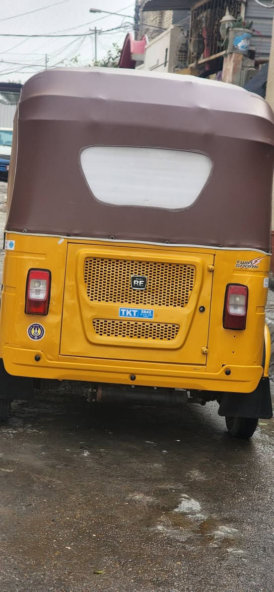 سلام عليكم البيع تكتك 22شهر 7 رقم وسنويه و بالسنويه نكليزي بيه بارد بصفه وبالغد شبر دوس معمره بكاني مدينه بالخدمي مال سوك الوحيلات واتساب *********** اتصال *********** اتصل وتدلل
