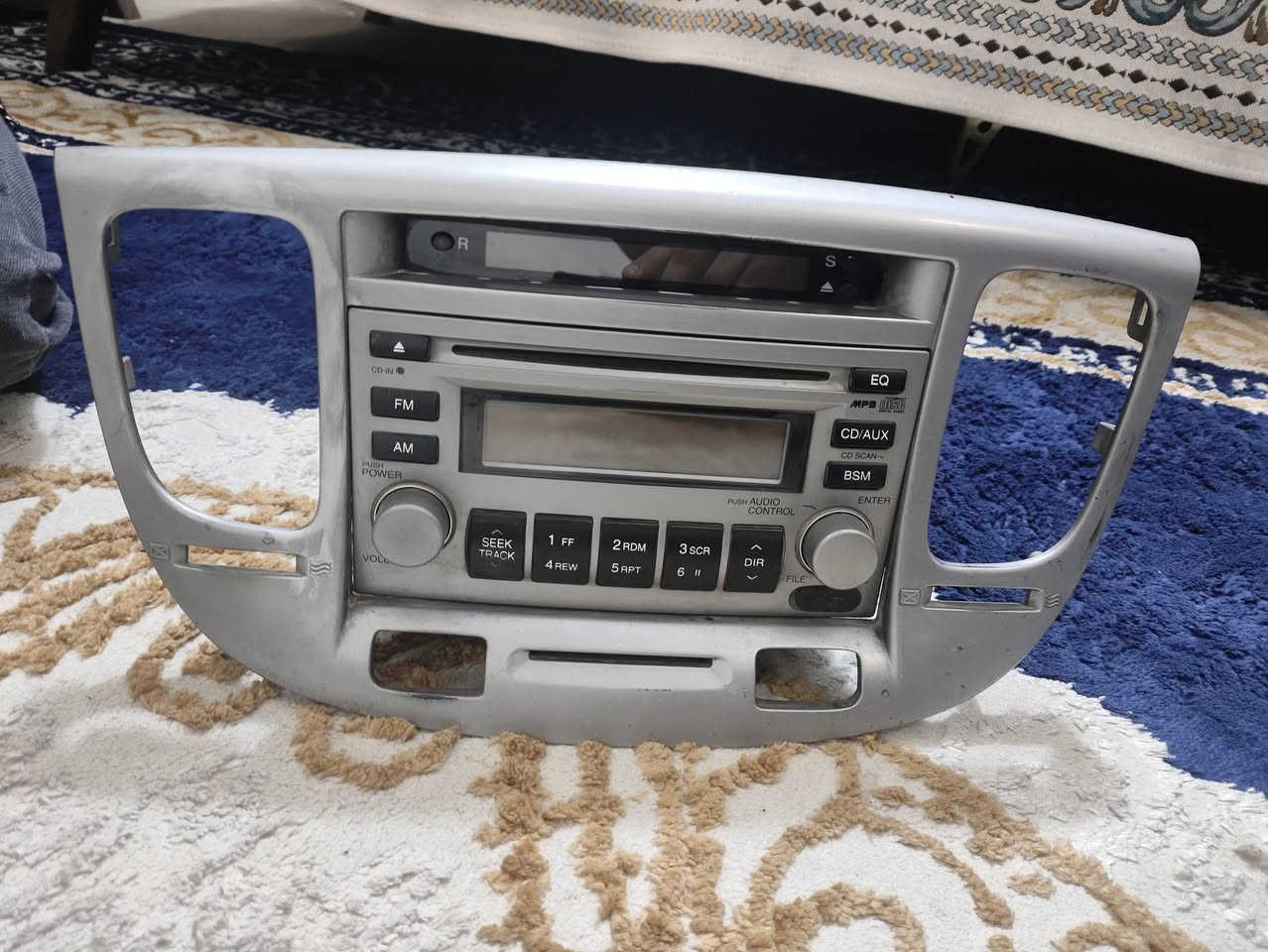 السلام عليكم مسجل ريو 2009خليجي للبيع بلادي مال السياره شغال السعر 60الف بي مجال الاستفسار الاتصال على الرقم ***********
