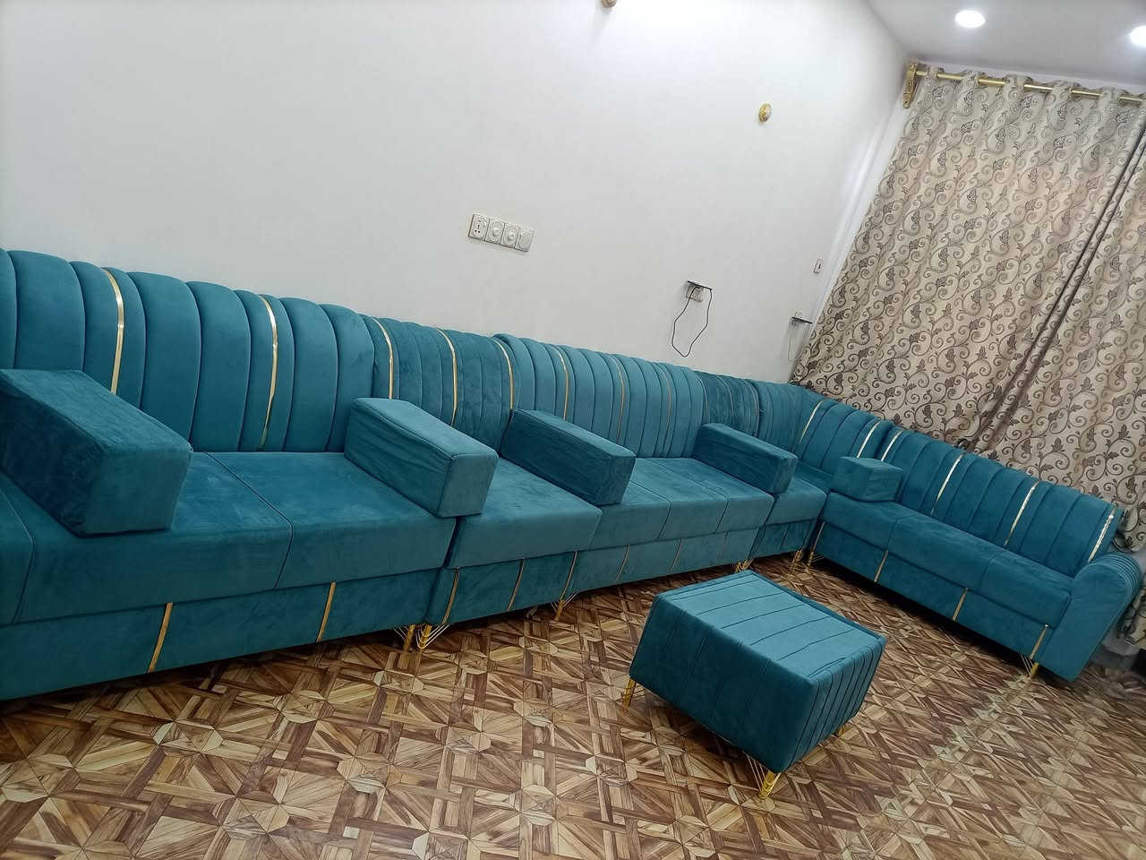 ديوان 12 مقعد للبيع السعر خاص .


**إذا كنت صاحب هذا الإعلان وتريد حذفه لأي سبب، رجاءا أرسل رسالة إلى الدعم الفني**