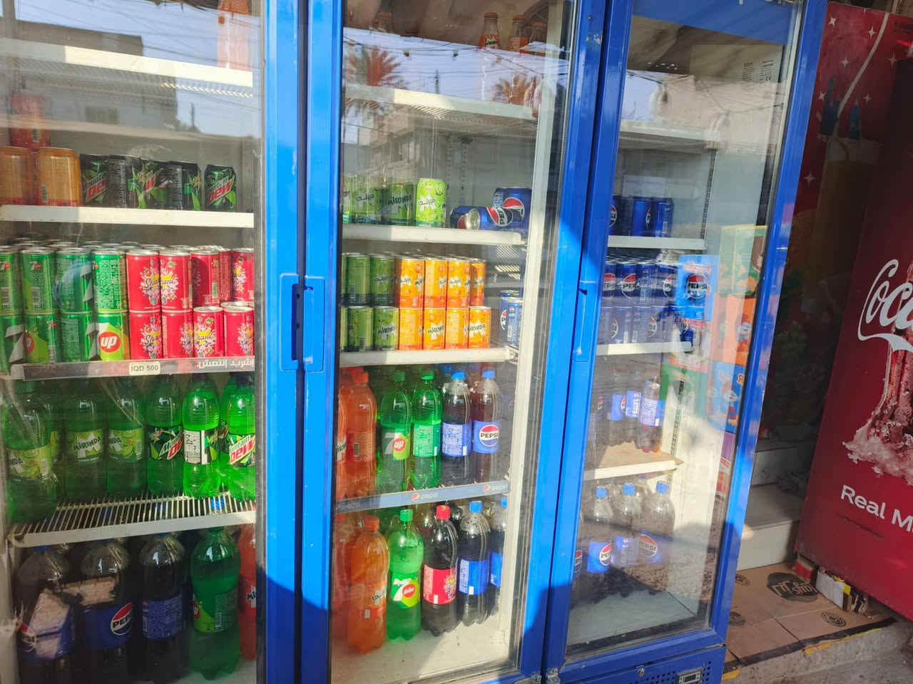 اسواق للبيع ركن بيها كبنك ع فرع وعلى شارع العنوان (شارع دور العريض قرب مدرسة المحمره وشارع مدارس مجاور جامع ابو حامد)
تحتوي على 
(سبلت+كونفرا ٢+٨ عارضات -٢مال شركه-٥مجمدات- ١مال شركه+سلات جباس كاملات موجوده اني مسويهن كراتين +و.... )
اسواق شغاله وخير من الله 
سبب بيع مكاعد اكدر بين وظيفتي واسواق 
الرقم واتساب موجود (***********)
