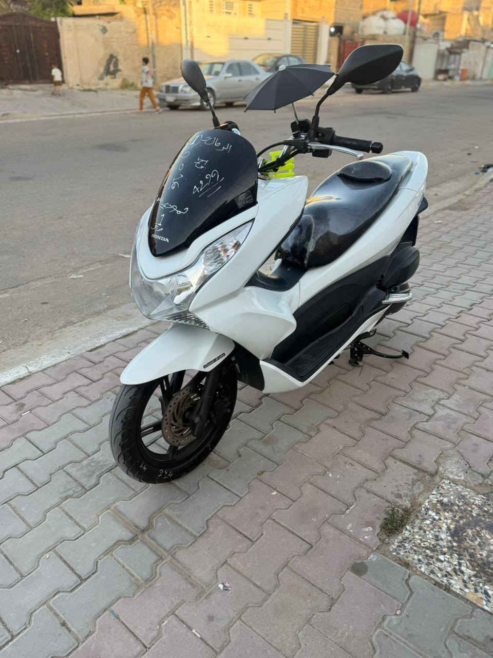 سلام عليكمpcx جيل الول دراجه صارلها ٨ايام نازله رمبه الله يابانيه  شهاد نزلتها ب١٦ورقه دراجه بعدها مزاد ليابان دراجه ممشاها ٣٩ عله مزادها صور لمزاد عدي نازله من معرض الضلال دراجه كفاله عامه وياها سويجات ٢ السعر ١٤ وبيها مجال حك جيه ومتوازي الله شاهد عله بيعتها وكشي اكو بسوك المكان بغداد الحسينيه مال راشديه***********
