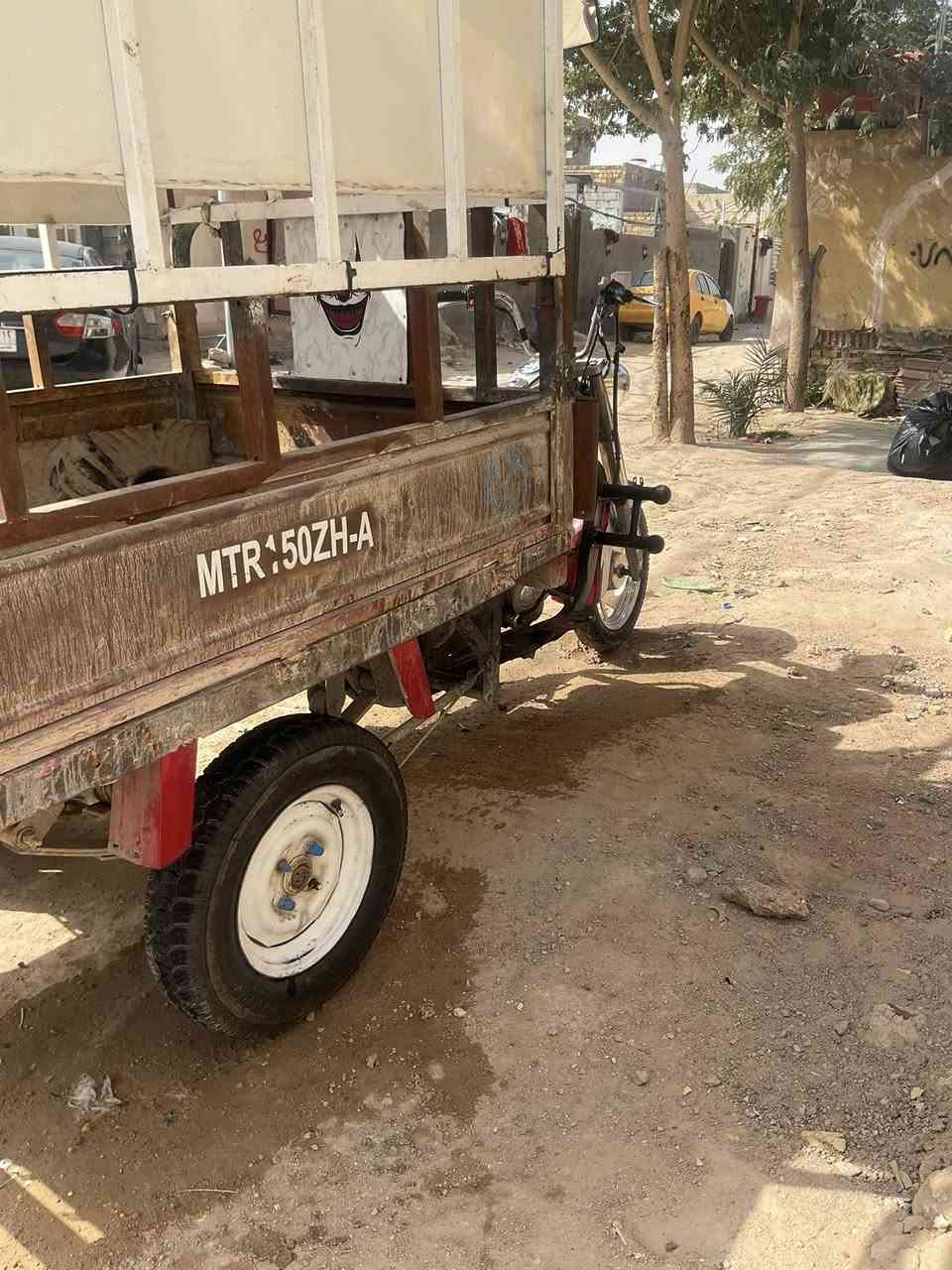 سلام عليكم
ستوته 2009

بيه خياس شويه بل حصير

رقم اسود سنويه ضايعه ومسوي بيه بلاغ 

دراجه اكفلك عن سرقه ول عشاير 

***********
