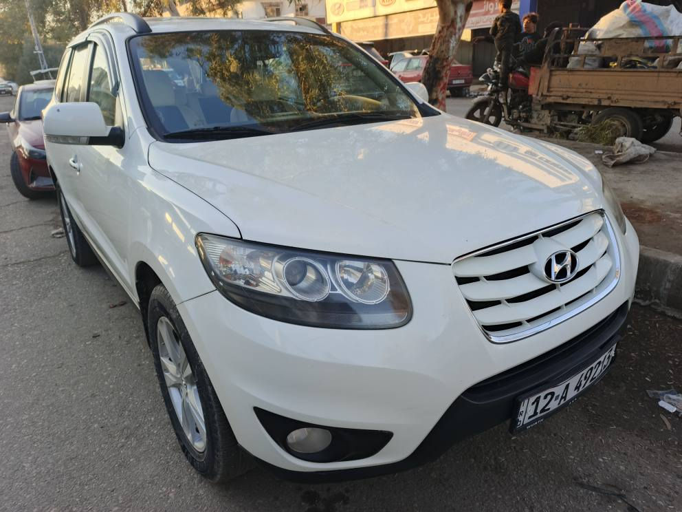 ‎سنتافي ٢٠١١ فول مواصفات سبعة راكب كشنات كهرب بصمه سلايت تبريد لمس محرك ستة  *********** بينو واتس اب‎ موصل, نينوى
