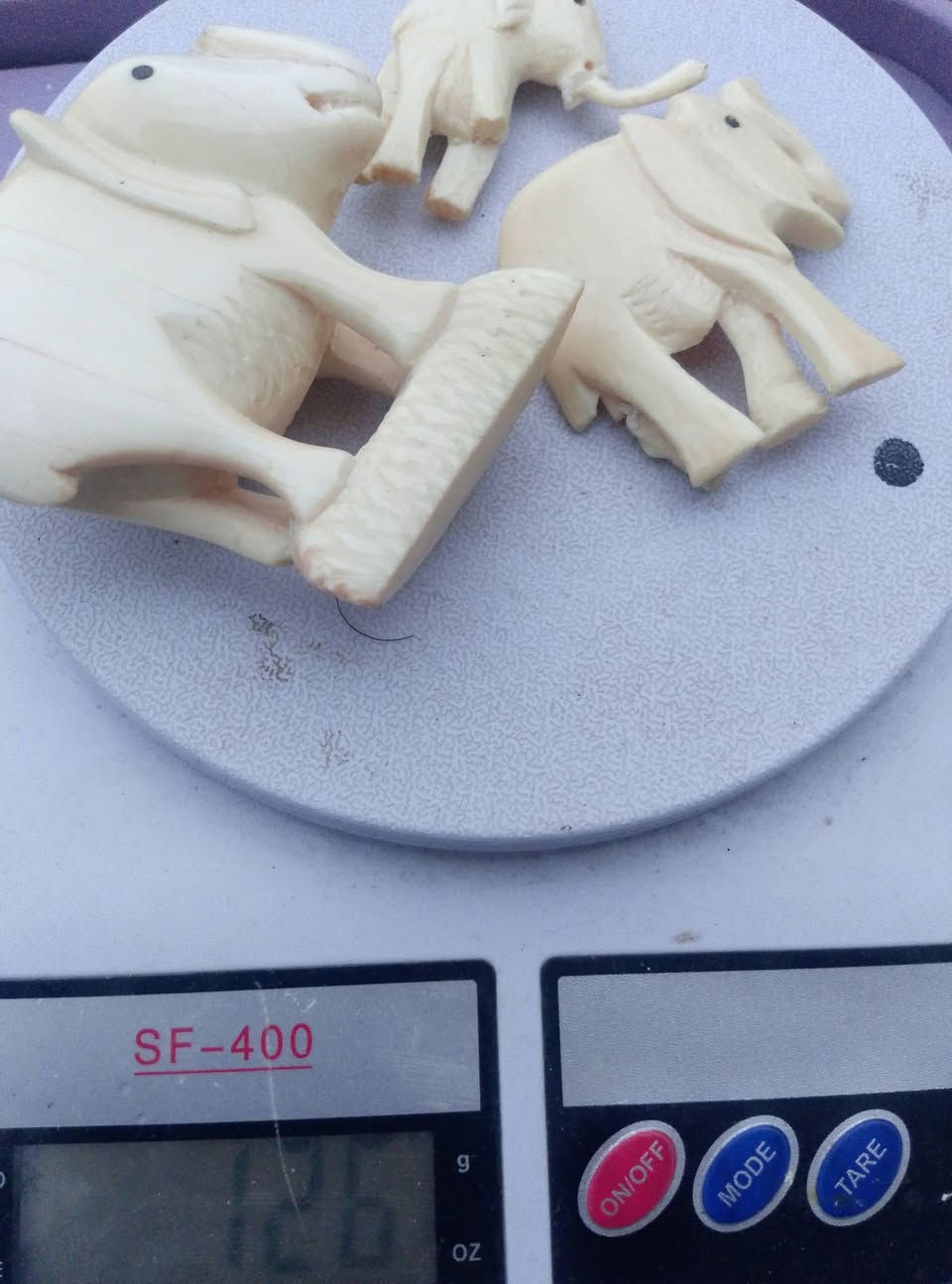 يسعد مساكم بكل خير ❤️🩵❤️ 
صمديات من العاج الاصلي وزن ١٢٦غرام


**إذا كنت صاحب هذا الإعلان وتريد حذفه لأي سبب، رجاءا أرسل رسالة إلى الدعم الفني**