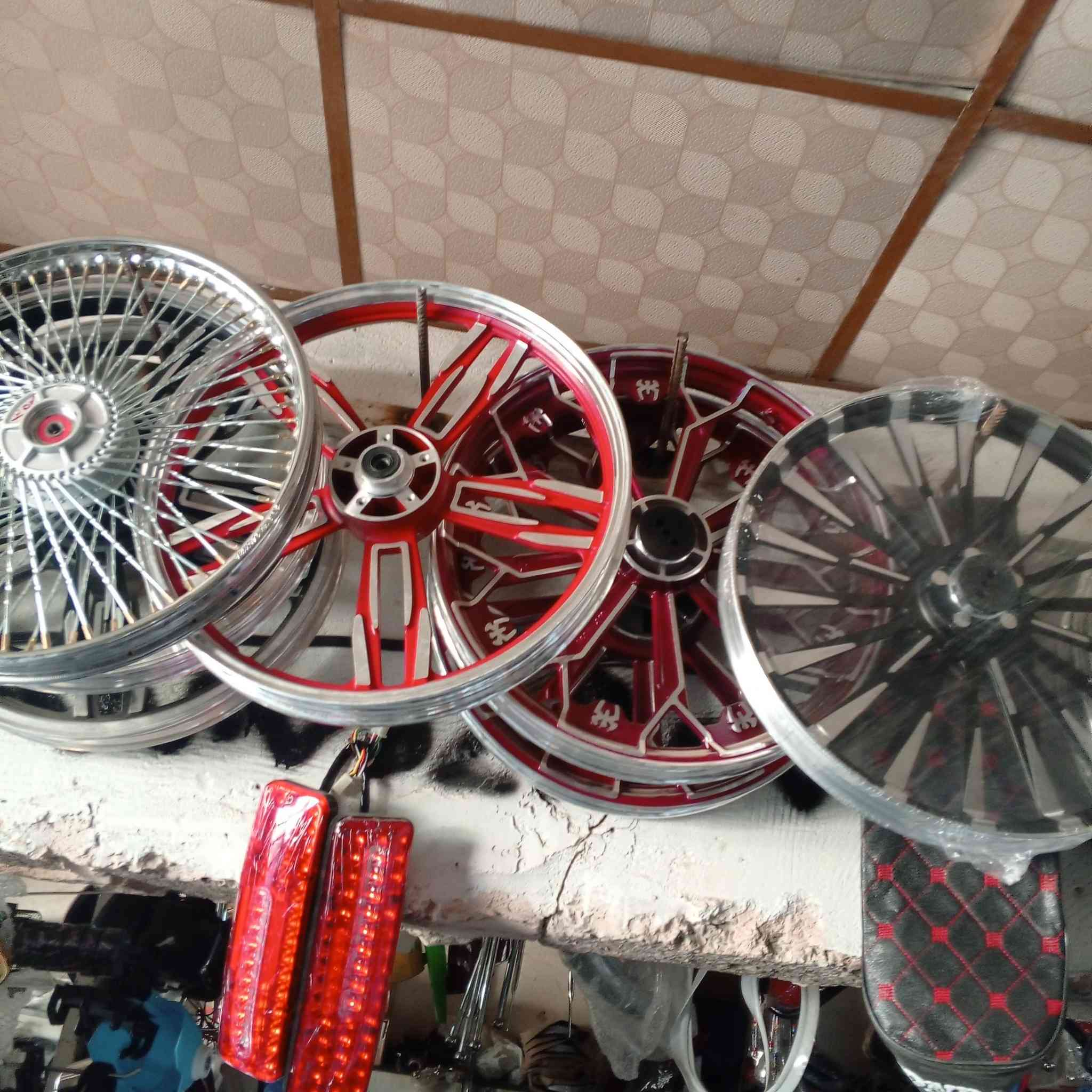 السلام عليكم تم وصول كل انواع الوياله الدراجات(محل نواف كريم) العلم عويجيله ***********
