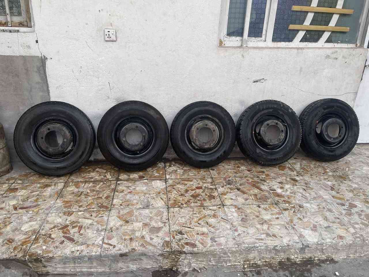 سلام عليكم تايرات فحل للبيع السعر 150 الف مكاني بغداد الورفلي ***********
