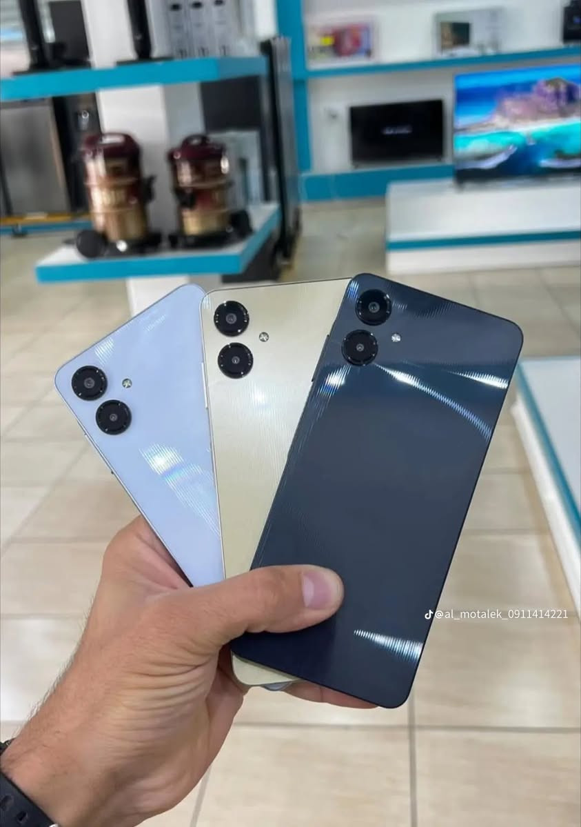 يتوفر موبايلات. ريلمي. وسامسونك. 
نقد واقساط. 
معرض. بركات. الحسين. 
***********. 
كربلاء. الحر. نهاية البوبيات. مقابيل اساله المي
