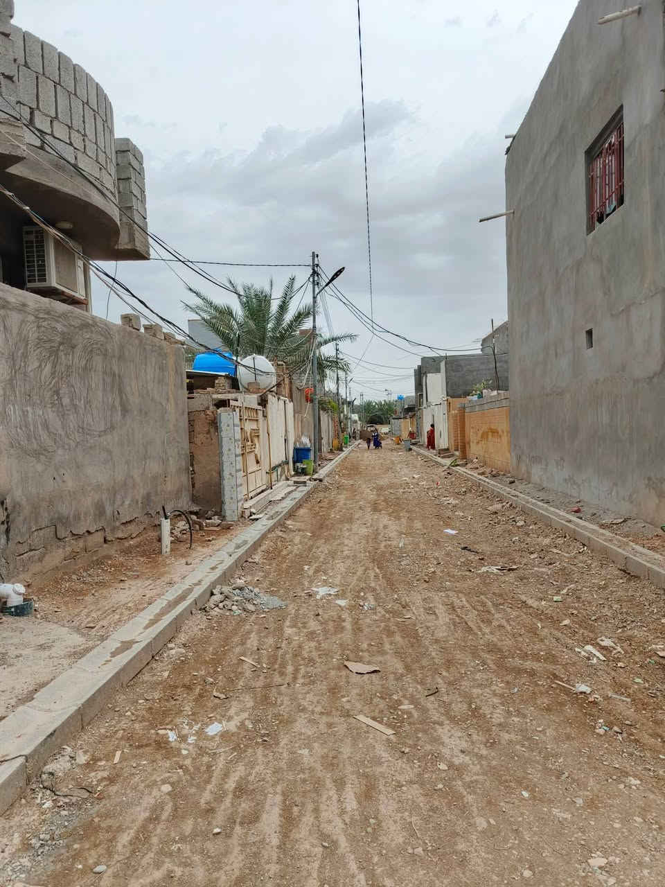 السلام عليكم دار للبيع  لا مراوس  سعر 45 بي مجال مساحه 120 ركن الموقع ديالى بعقوبه بهرز نزلت علي الهادي قرب نوري مختار  زراعي قرار 25 متكون من استقبال صاله مطبخ وغرفه طابق واحد اي استفسار هذا الرقم ‏‪***********
