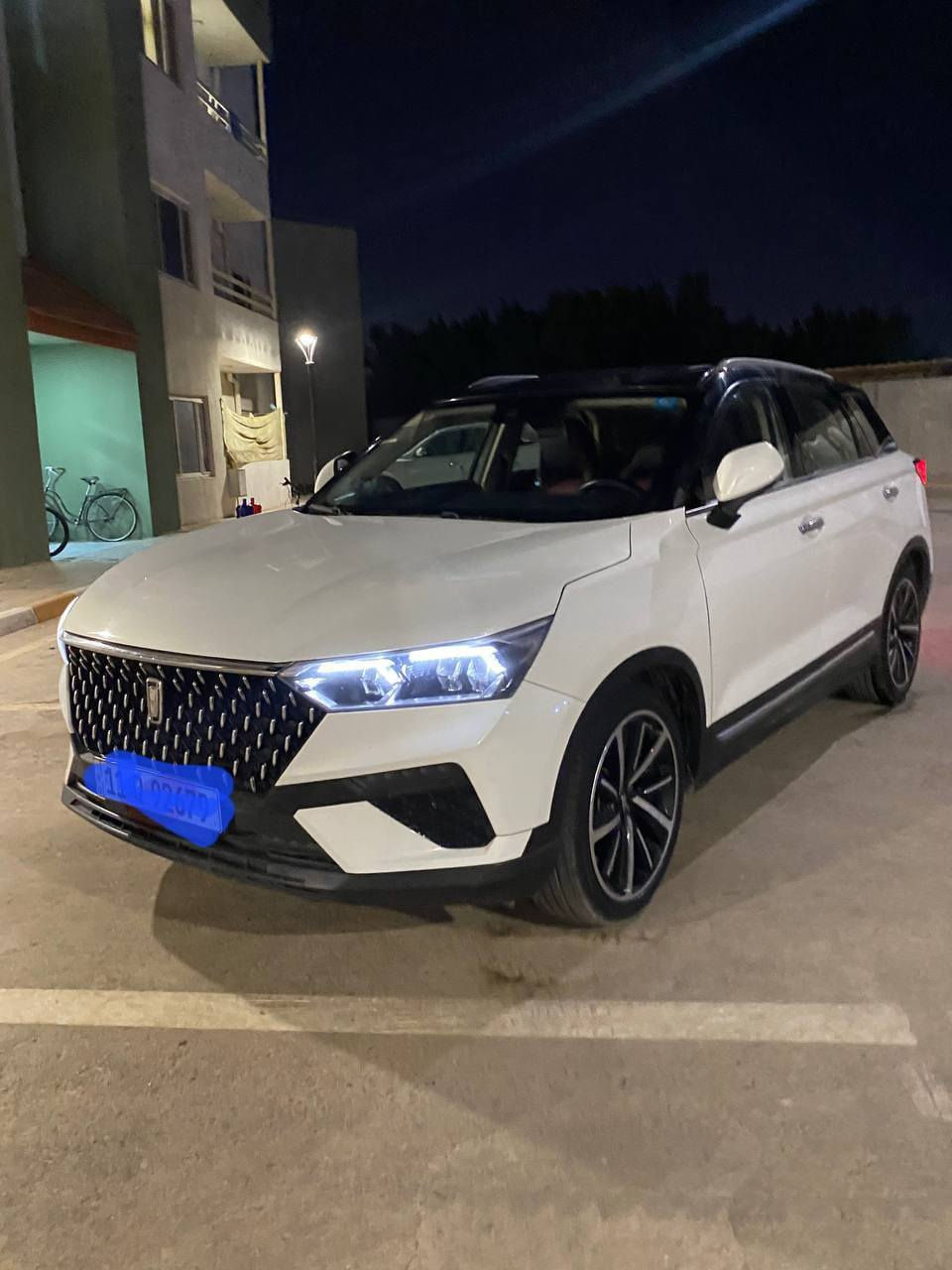 السلام عليكم  سيارة بيستون تي ٧٧ موديل ٢٠٢٣ للبيع  السياره اقساط واصل للشركه ١٦ مليون  سعر البيع ١٣ مليون وبيه مجال الهاتف ***********عنوان السياره بغداد
