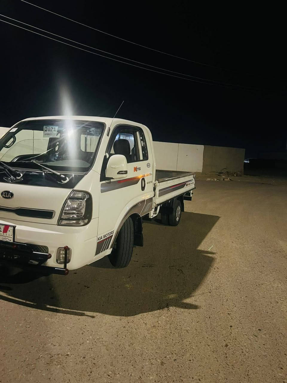 يوجد. كيا حمل موديل 2021
-صلاح الدين سنويه جديده 
-كير محرك شاصي كله بل شرط.. .
مكفول كفاله عامه.
ماشيه 93.km
تحكم ستيرن .
حساسات.
- تخم تاير جديد .
السياره جاهزه من كلشي..
-تبريد ثلج ❄️
مكان السياره صلاح الدين بيجي..
للاستفسار.‏‪***********‬.
