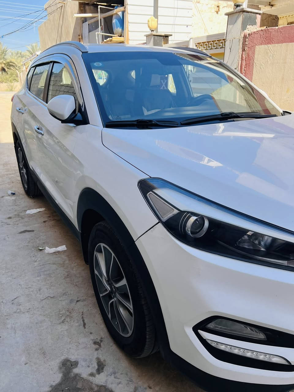 جمعة مباركة
السلام عليكم 
توكسان 2018 خليجي رقم بغداد 
بيها الجاملغ الايمن الامامي فقط مبدل مال شركه بلادي مايبين فقط بالسونار 
 السياره ماشيه 112 الف 
مواصفاتها معروفه شفط بالمري لد نهاري شاشه كامراه خلفي وامامي اشاره بالمري انظمه قياده حساس خلفي  تبريد قطعتين وبافي المواصفات معروفه 

للاستفسار : ***********
