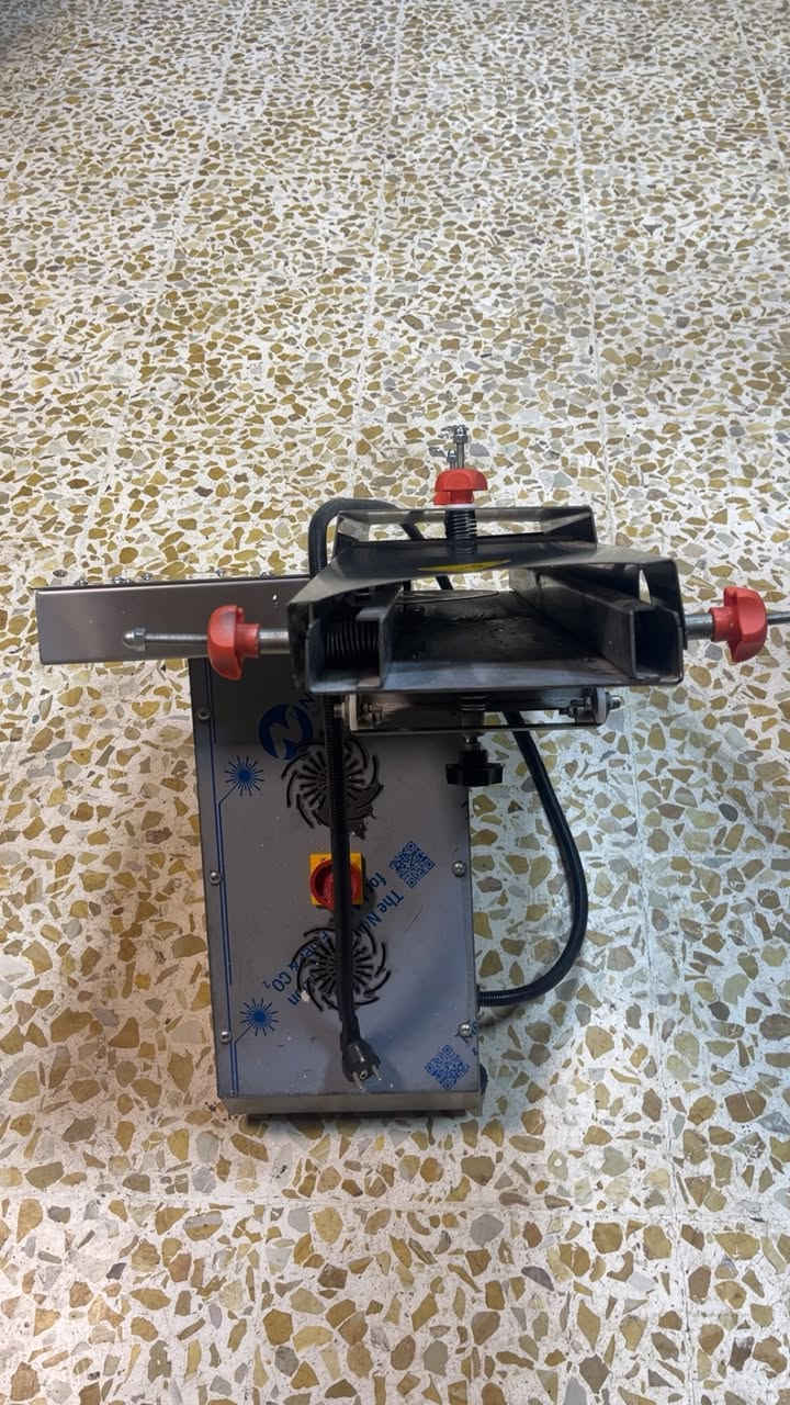 السلام عليكم منشار كص صمون دائري + باستون للبيع استخدام سبوع بعده جديد  للتواصل  ***********
***********
