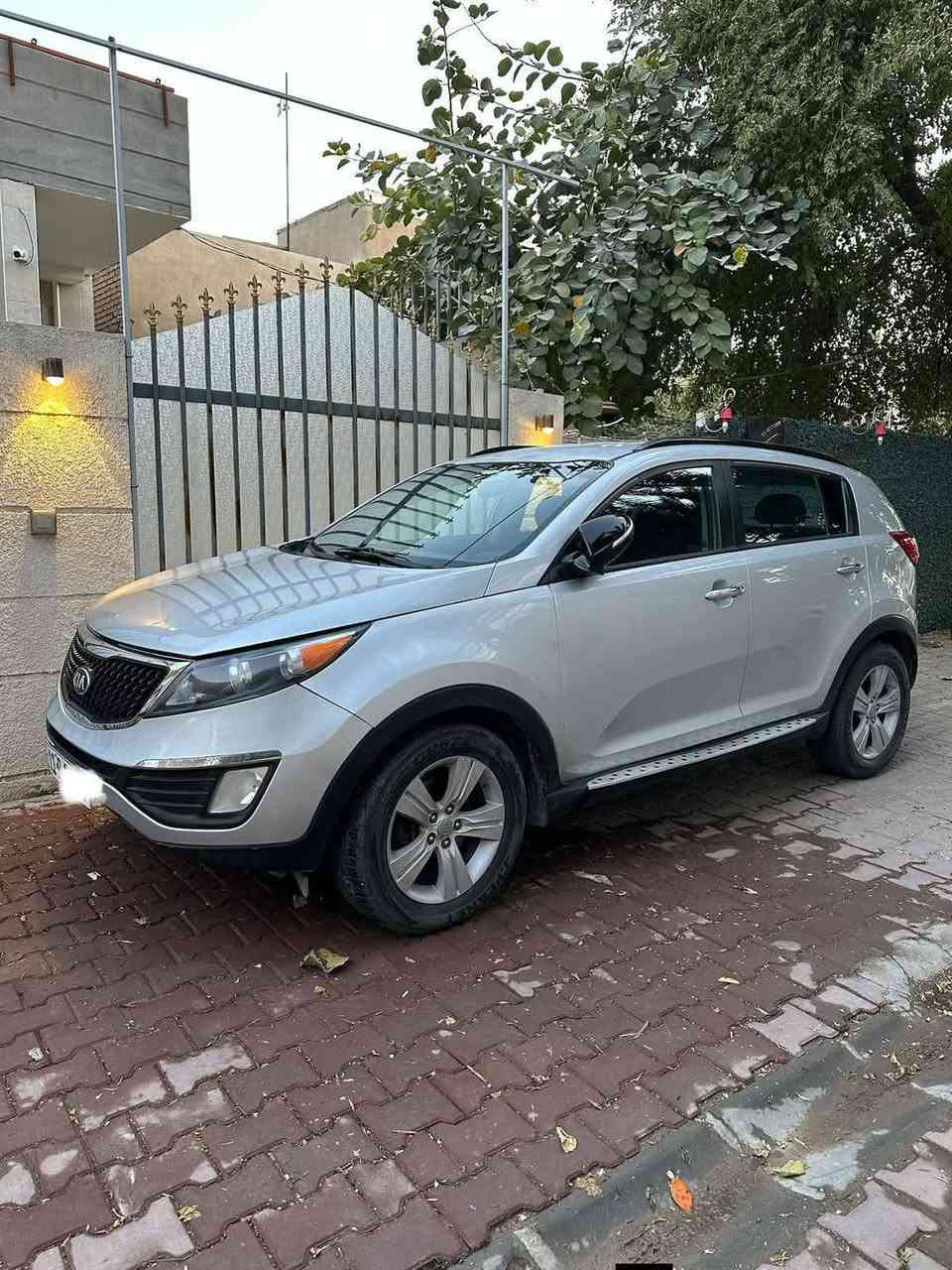 سبورتج وارد امريكي مكينه ٢٤٠٠ دوش المرغوب  رقم بغداد بأسمي ماشية 100 الف بيها قطعتين .السعر 124 وبيها مجال بسيط  السياره جاهزه  نواقص بسيطه  تم ارفاق السونار مع الصور 
مكاني كربلاء المقدسة
*********** أربيل, العراق
