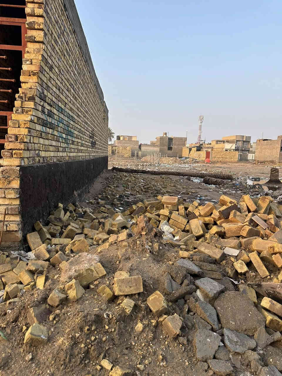 قطعه ارض زراعي سند 25  موقعها شارع 100. المساحه 100 متر للاستفسار الاتصال ع الرقم ***********
