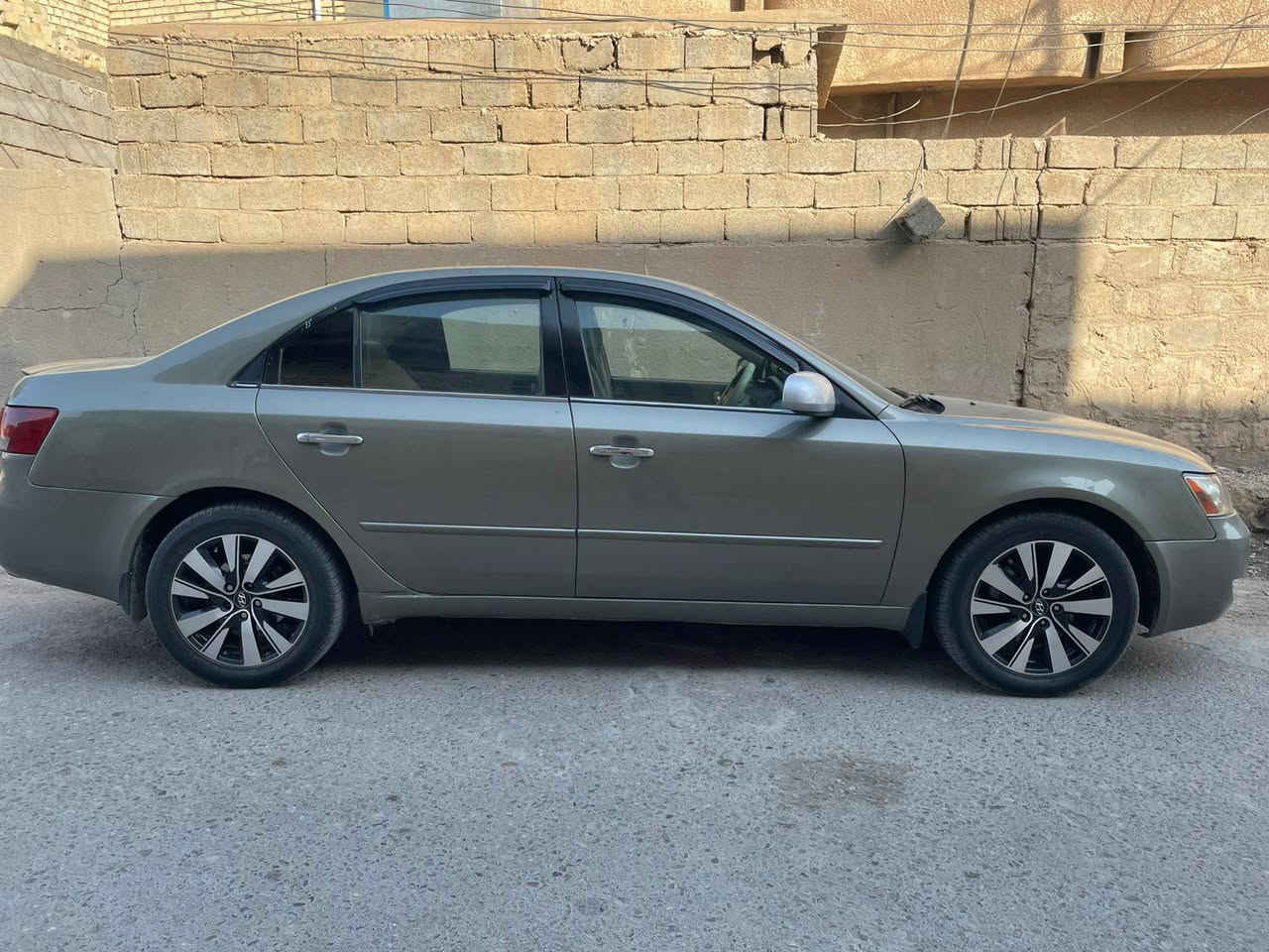 السلام عليكم
 سوناتا ٢٠٠٨
 رقم بغداد انكليزي
 سنويه ل٢٩ 
تحويل مباشر
 محرك سته سلندر جديد
كير جديد
تبريد تدفئه فول
 صدر جديد
 تخم تاير تخم وياله
 السياره مصبوغه حزام
 حادثها جاملق خلفي الصفحه اليمنه
السعر 100$ وبيها مجال 
للأستفسار ***********/***********
