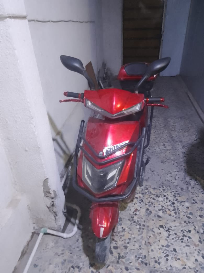 السلام عليكم دراجة سكنس شحن مدرعة بالكامل  6بطاريات 32امبير  الدراجة كاملة بدون نقص ملاحضة/البطاريات  بدلتهن قبل شهر جديدات اصلي. اصلي الرقم للتواصل /***********/المكان الكاظمية جكوك/السعر 650
