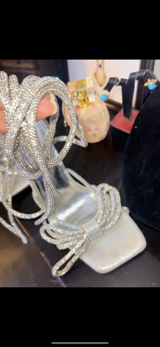 حذاء باربي قياس ٣٩
بس ١٥ شي رهيب اللمعه والكوالتي@إشارة


**إذا كنت صاحب هذا الإعلان وتريد حذفه لأي سبب، رجاءا أرسل رسالة إلى الدعم الفني**