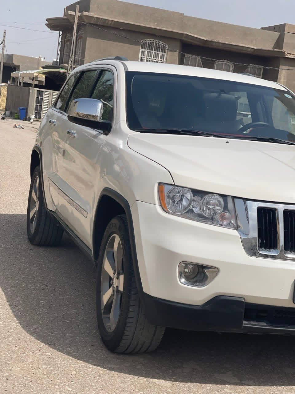 السلام عليكم
للبيع فقط

للبيع جيب گراند شيروكي موديل 2012🇺🇸

رقم اربيل انگليزي بأسمي 

فول مواصفات عدا الفتحه 

بصمة تشغيل واطفاء 

شاشه اندرويد وكاميرا خلفيه

ويل حجم 20 

كشنات كهرباء

دوشمه الداخل جديده ببغداد بالنواب 

تخم تاير حداديه أماميه وخلفيه كله جديد 

السياره داخله للعراق كلين 

وصارت بيهه دحچات بسيطه وشخوط بالعراق وع اثرهن صار بيهه صبغ بسيط بدون ايرباك والسونار مرفق بالصور 

السياره مال جناي وخسران عليهه مابيهه كل نقص متخسر عليهه الف 

العنوان: بابل-الحمزة الغربي 

للاستفسار مراسلة الصفحه او الاتصال ع الرقم:***********
