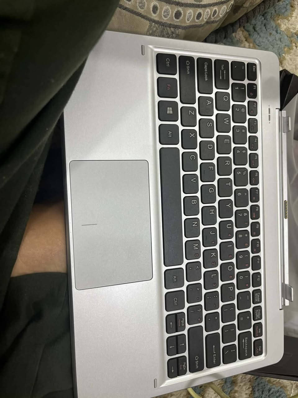 هذا هم لابتوب وهم ايباد يصير باله جديد
الجهاز لمس وكيبورد. وشاحنه سعره ب250وبي مجال العنوان الماجديه


**إذا كنت صاحب هذا الإعلان وتريد حذفه لأي سبب، رجاءا أرسل رسالة إلى الدعم الفني**