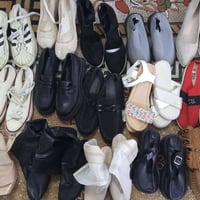 شلعة احذية • حوالي ٣٠ زوج