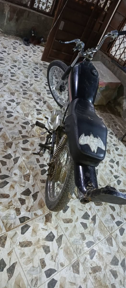 السلام عليكم دراجه اربعه كير نضيفه خير من الله موديل 20كلك مكفوله من الحرام السعر 350مكاني بطويريج ال رشيده الرقم ***********
