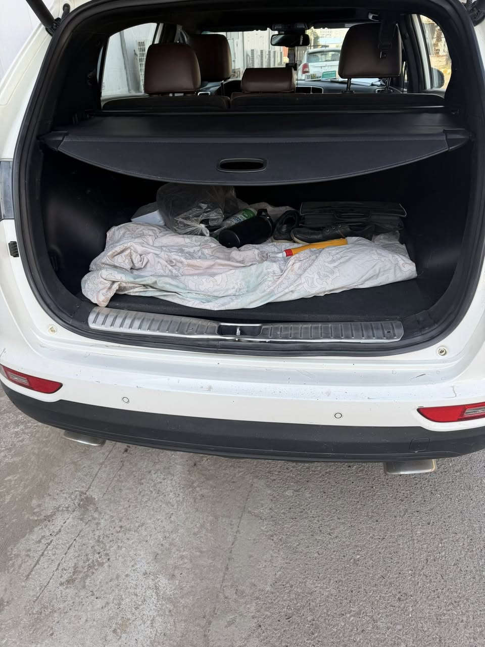 سبورتج موديل  2018 خليجي. لون ابيض صدفي بانوراما 
رقم بغداد  سنوية بأسمي تحويل ثاني يوم
بدون صبغ ومكان تعديدل على البارد كما مبين بالصور
//مواصفات جيتي لاين//
سيارة ماشية 76 الف
حالة السيارة -
محرك لوك 2400 
تبريد ثلج قطعتين
تخم تاير جديد ويل جبير
صدر جديد...
بطارية جديدة...
بانزينها كله محسن
نظام ترحيب ...
حساس امامي خلفي ..
بلاوجكتور ..لايتات زنون ..
مري شفط ..
اشارة بالمري.. 
جنطة كهرباء..
كرسي كهرباء تبريد تدفئة بالكشن..
تدفئة ستيرن..
جنطة كهرباء..
سايد بريك دكمة..
مانع انزلاق..ونظام نزول من المنحدارات
شفتات بالستيرن..
كاميرا خلفية بلادية..ن
شاحن لاسلكي..منافذ شحن سريع بالكراسي الخلفية تايب سي  ..
مودات قيادة اقتصادي وعادي ورياضي ..
تحكمات جهتين بالمقود ..
شاشة اعطال.. 
جام اوتو.. 
مثبت سرعة...

سياره من الأخير تذبها دي واطلع

**السعر 200 ورقة وبيها مجال حك الجية **

رقمي *********** وتساب واتصال  
غير متواجد على الفيس
