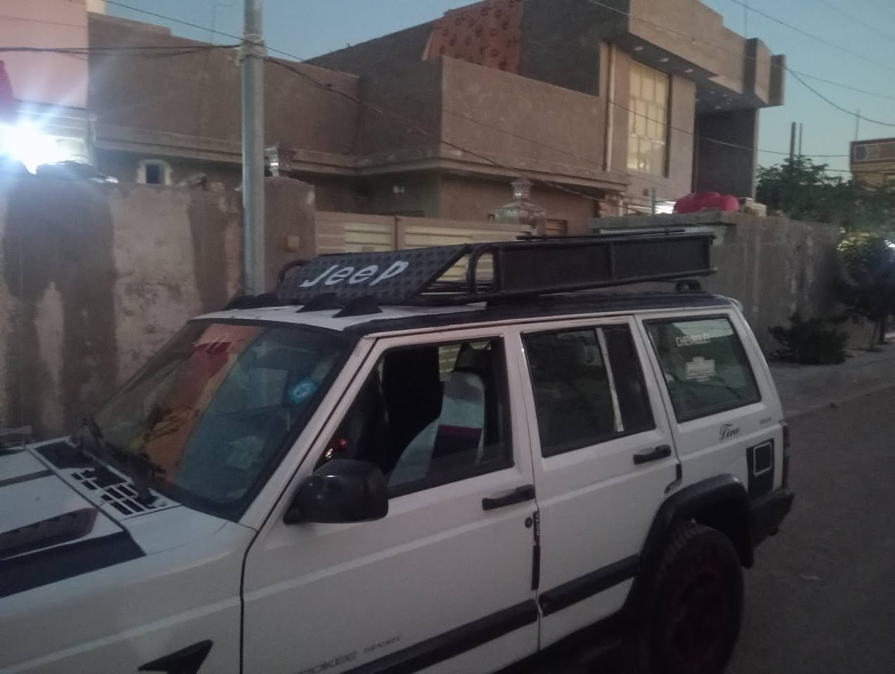 السلام عليكم  للبيع سيباية جيب شيروكي عمل حديد درجه اولى متانه و وزن 
مكاني واسط الكوت للتواصل ***********
