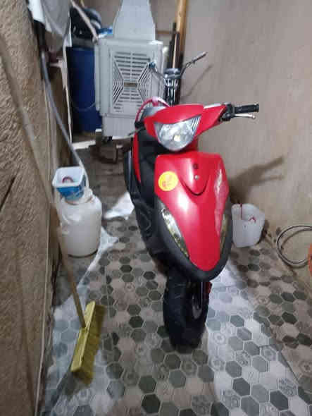 دراجه ماكس للبيع بلاديه صارلي شهر من نزلته من الرمبه ختم واحد ويه مكينه سبب البيع معتاز فلوس مستعجل عله بعيته سعره بمليون و50وبيها مجال قليل اي استفسار عله رقم‪0775 100 6557‬
